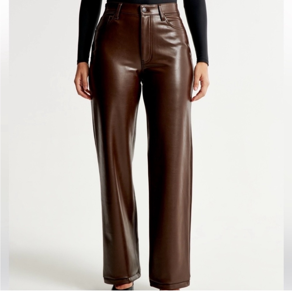 Abercrombie & Fitch 90s Relaxed High Rise Brown Faux Leather Pants Size 32 / 14